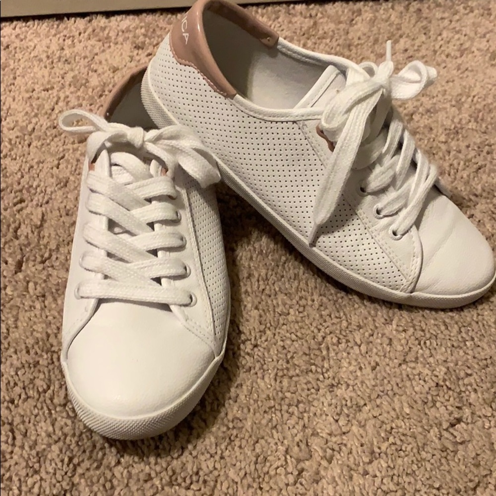 Nautica tennis shoes